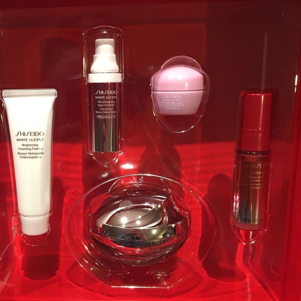 SHISEIDO Super Glowing Collection